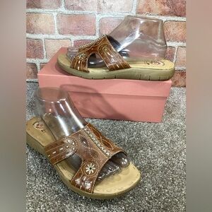 Earth Spirit Ellis Womens brown leather slide sandals size 8.5